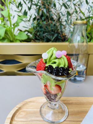 Matcha ice cream   at Graines du Jour in Paris