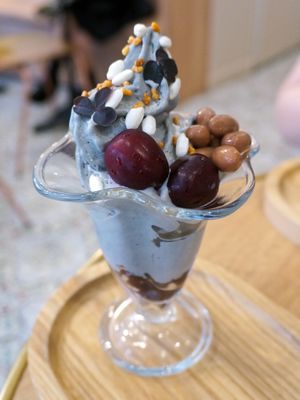 Black sesame ice-cream  at Graines du Jour in Paris