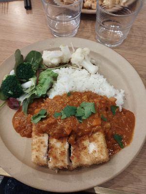 Tofu frit sauce curry at Graines du Jour in Paris