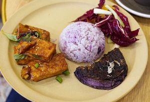 Main dish (vegan) at Graines du Jour in Paris