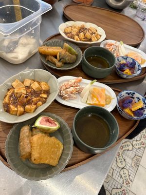 choices at Graines du Jour in Paris