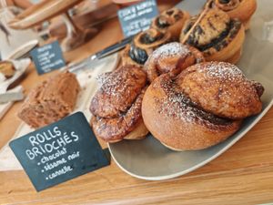 CIncamon rolls at Graines du Jour in Paris