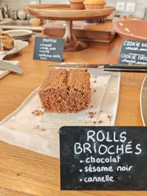 Carrot cake at Graines du Jour in Paris