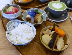 Lunch set + Matcha Latte at Graines du Jour in Paris