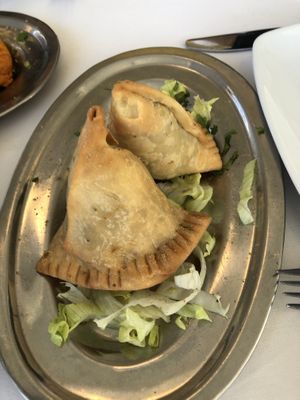 other vegetable samosas  at Hindú Kurma in Sotogrande
