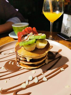 Pancakes mit Banane und Schokosoße at Organic Jungle in Gran Canaria
