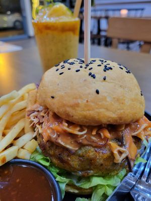 The Carrots Burger #Veganuary at Carrots The Vegan Kitchen in Bangkok