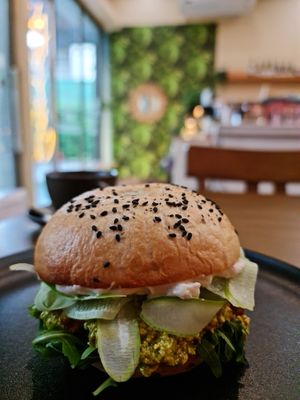 Scrambled tofu on toasted bagel  #Veganuary at Carrots The Vegan Kitchen in Bangkok