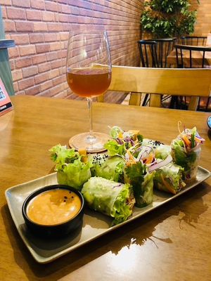 Summer rolls (fresh & tasty) & Carrot kombucha at Carrots The Vegan Kitchen in Bangkok
