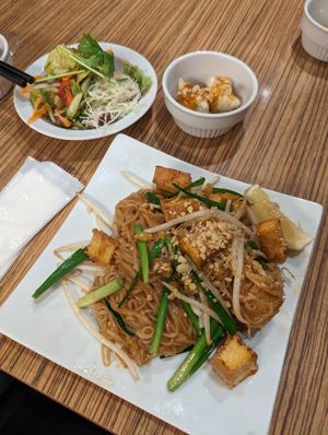  at Shimiran Thai Food Cafe in Tokyo