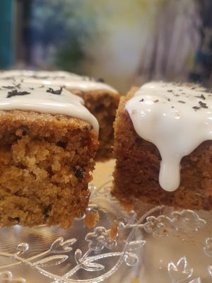 London D. The Earl grey Tea cake for lords and ladies 🧐 at La Dame au Cerf in Nice