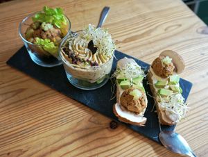 Brunch: verrines + toast at La Dame au Cerf in Nice