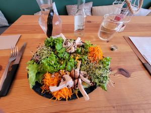 Omlette mit Salat at La Dame au Cerf in Nice