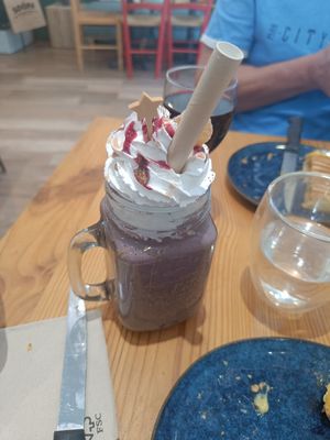 Milkshake (more of a smoothie) at La Dame au Cerf in Nice