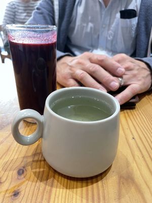 Antioxidant juice and Japanese tea  at La Dame au Cerf in Nice