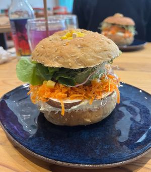 Burger at La Dame au Cerf in Nice