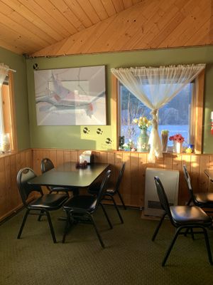 Tables at Keen Kow Thai Food in Ninilchik