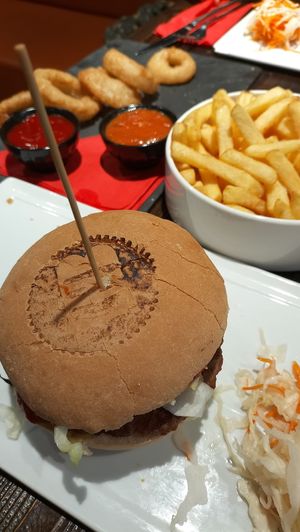 Onion rings + fake meat vegan version at The Huggy's Bar - Namur in Namur
