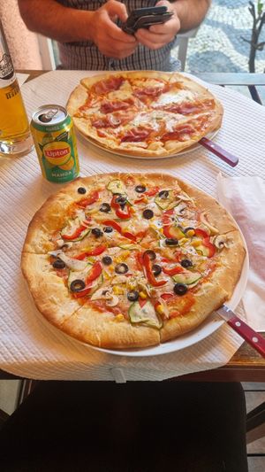 Vegan pizza at Gastronomia Italiana in Cascais