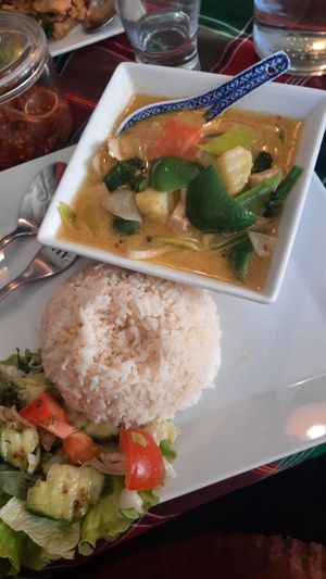 Gulcurry med tofu (yellow curry with tofu) at Nickys Thai in Hagersten