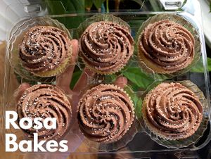 Vanilla cupcakes with chocolate buttercream at Rosa Bakes in Chantilly