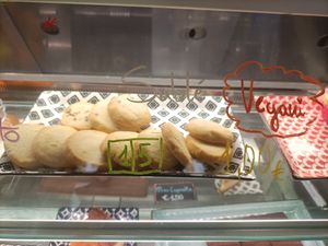 Vegan cookies at Ginger in Trieste