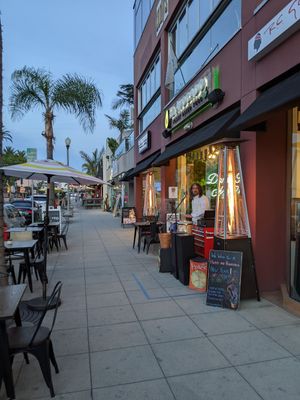 Friday night entertainment #Veganuary at El Avocado in La Jolla