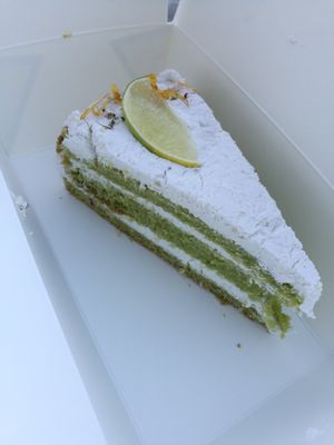 Pandan-Kokos Torte at Mono Cafe in Munich