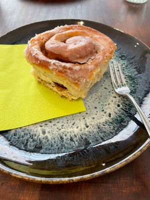 Vegane Zimtschnecke at Mono Cafe in Munich