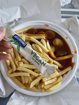 Currywurst Pommes Mayo 🥳  at Schnellrestaurant Schmachtendorfer Kochpott in Oberhausen