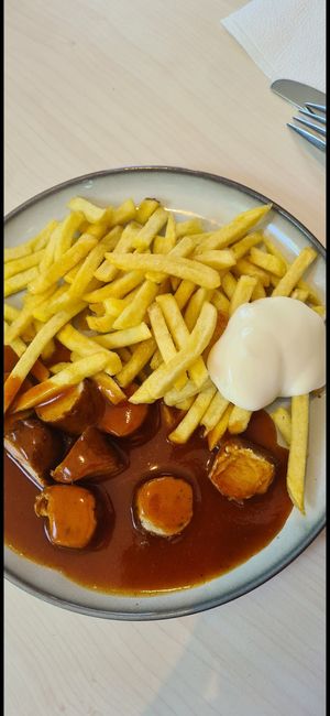 vegane Currywurst at Schnellrestaurant Schmachtendorfer Kochpott in Oberhausen