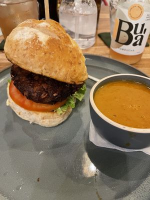 Calypso burger with tomato soup  at El Chante Verde in La Fortuna