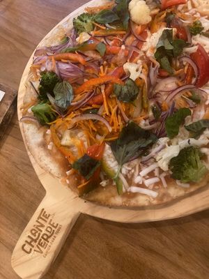 Pizza vegana at El Chante Verde in La Fortuna