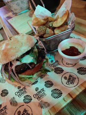 Portobello Mushroom Burger & Wedges at El Chante Verde in La Fortuna