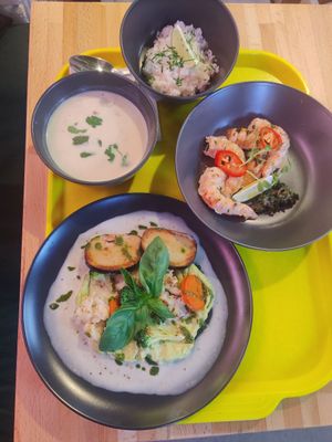 Tom kha, fish fillets, shrimp at Loving Hut - St Kuznetsky Mos in Moscow