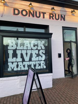 Store front  at Donut Run in Washington