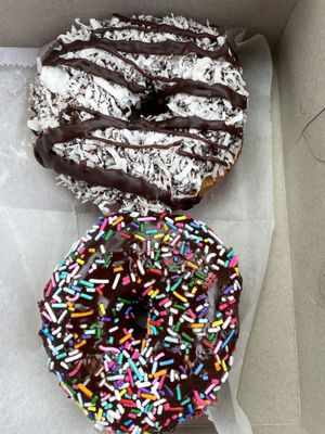 They're so big, but also reasonably priced  at Donut Run in Washington