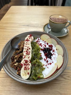 Berry granola  at Akito in Oneroa