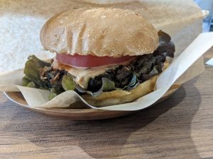 Hamburger at Sonu Sonu in Fukuoka