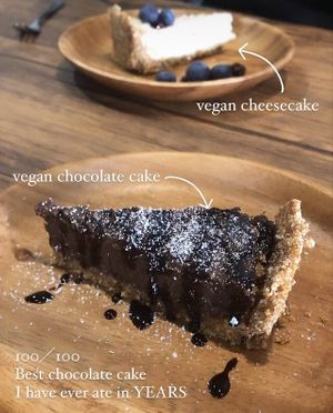 chocolate cake at Sonu Sonu in Fukuoka