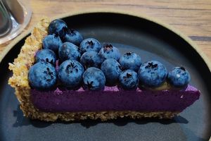 Blueberry tarte at Sonu Sonu in Fukuoka
