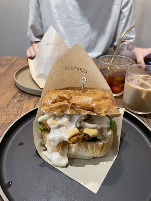 Cheeseburger with cheese and mushroom topping  at Sonu Sonu in Fukuoka