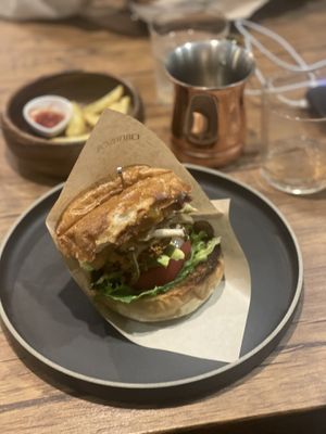 Avocado Burger   at Sonu Sonu in Fukuoka