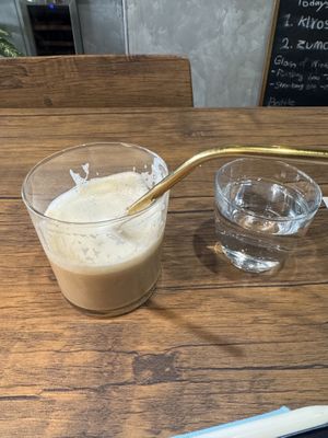 Avocado burger and the maple latte where amazing! Good music too #Veganuary at Sonu Sonu in Fukuoka