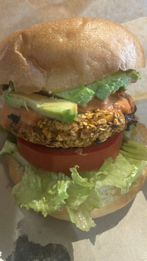 Avocado burgerr  at Sonu Sonu in Fukuoka