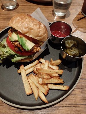 Avocado burger - really good at Sonu Sonu in Fukuoka
