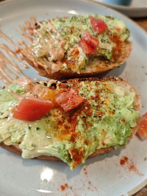 Avocado toast at Sonu Sonu in Fukuoka