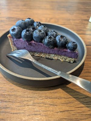 Blueberry tart at Sonu Sonu in Fukuoka