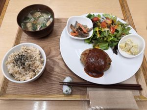 Macrobiotic lunch at Pumpkin ぱんぷきん in Tokushima