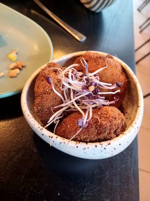 Nuggets with chutney at Superkelly in Ghent